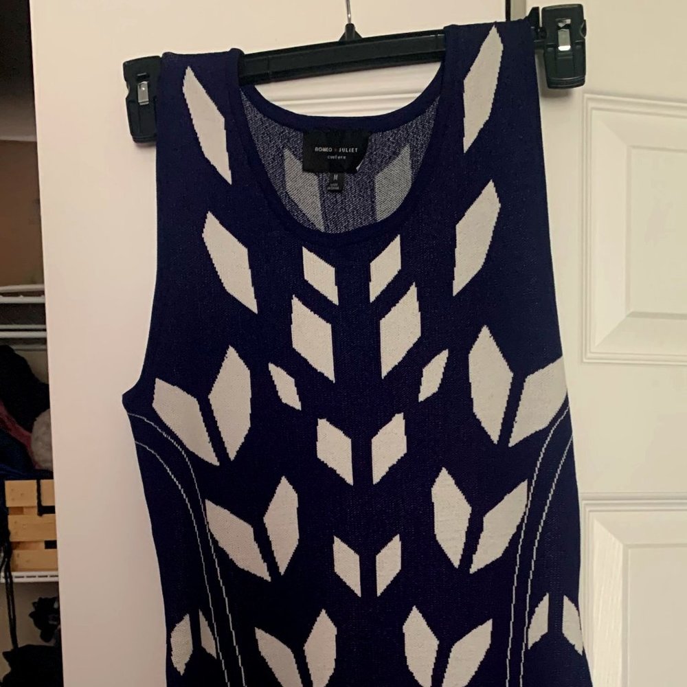 Bodycon SMALL V-Neck Sleeveless Dress